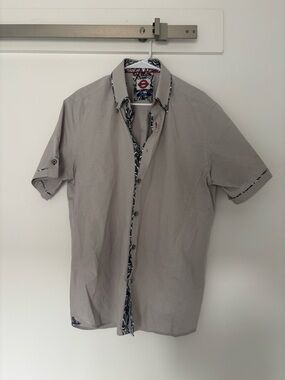 Men's Short-Sleeve Casual Button-Down Shirt - Light Gray with Pattern Trim
